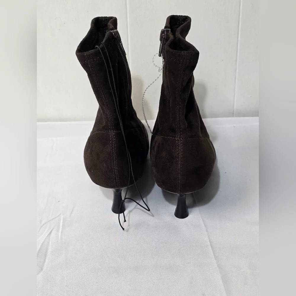 Unisa Chocolate Brown Faux Suede Ankle Kitten Heel Booties Womens Size 6.5
